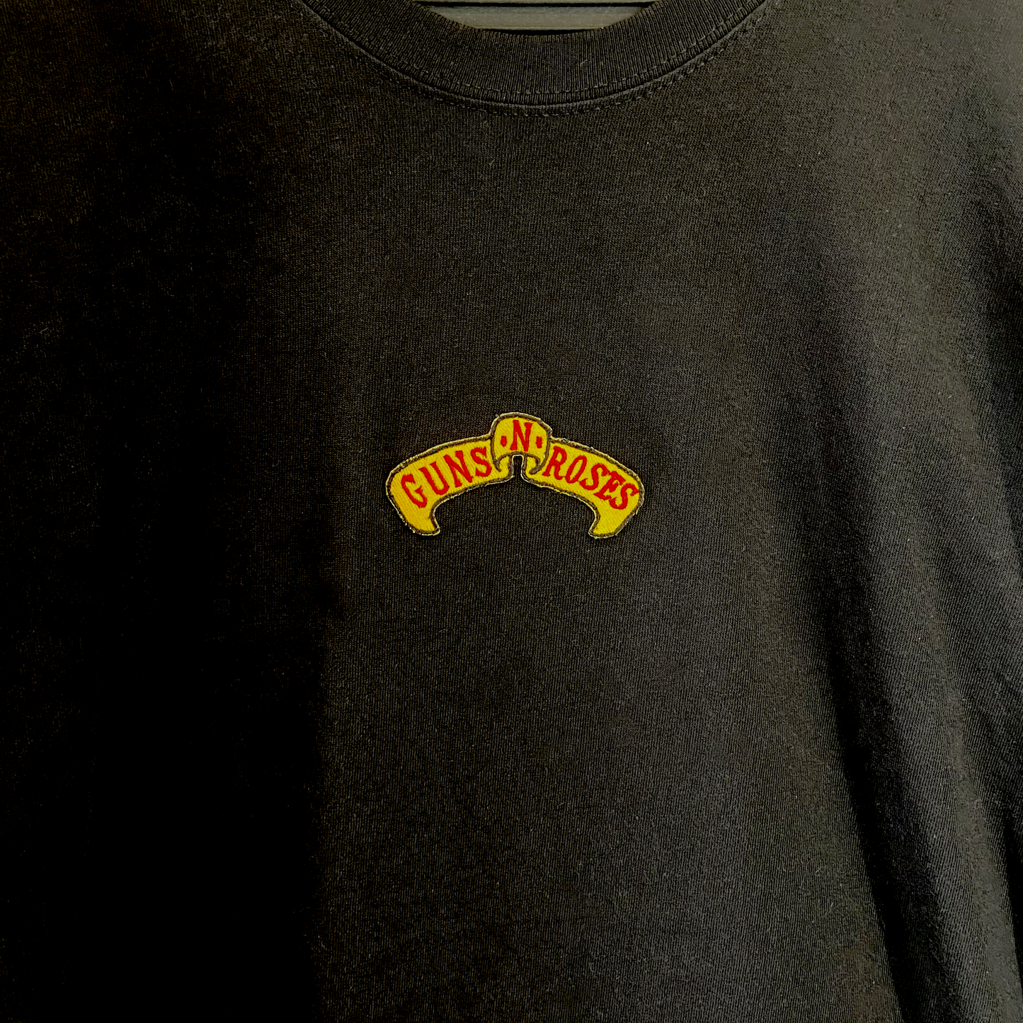 GUNS N ROSES (Black Tee)